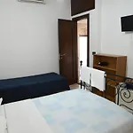 HOLIDAY via tancredi corte trecantaia 11
